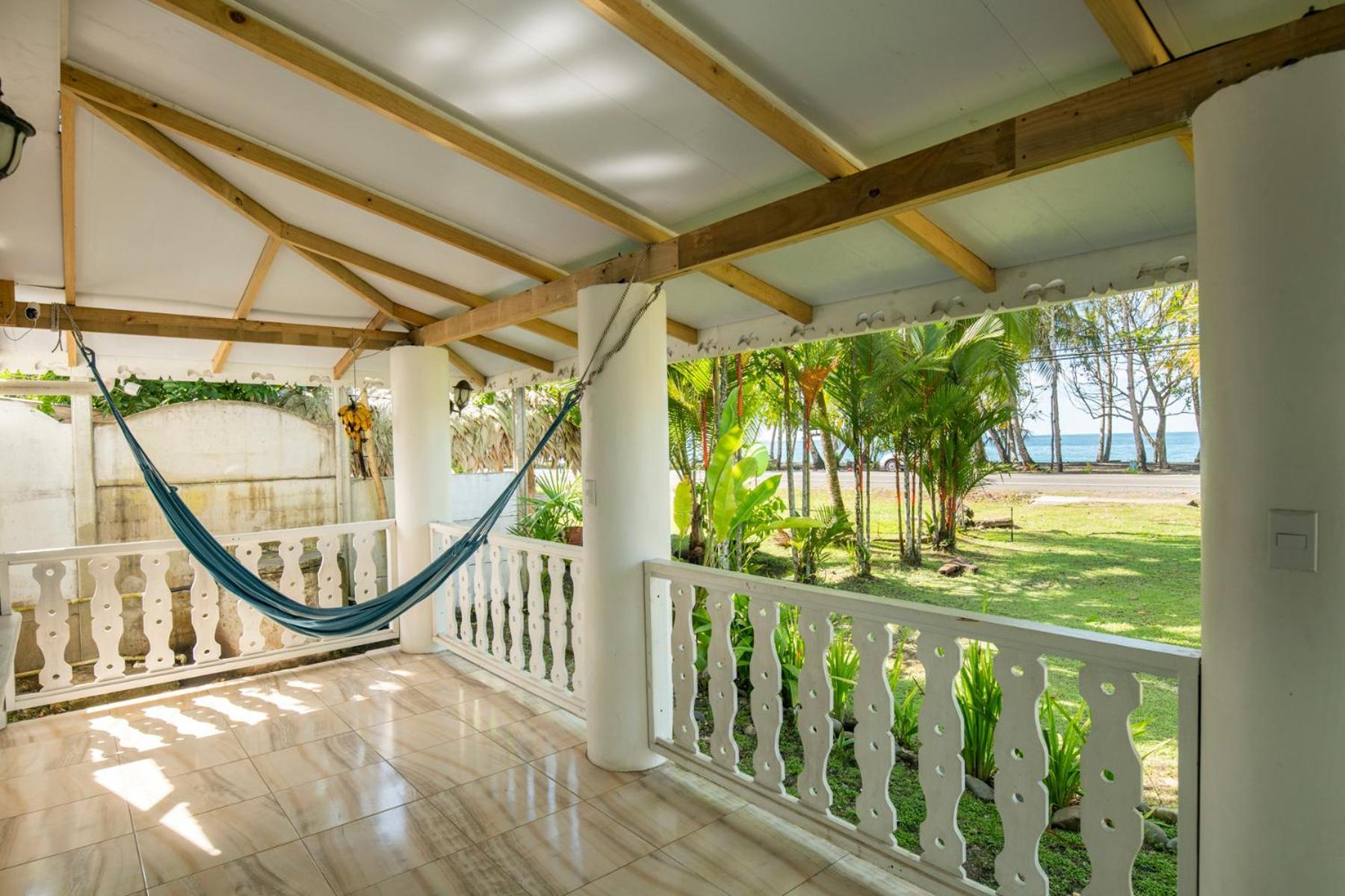 Casa Blanca Beachfront House With Shared Pool Access Pangea Lodge Manzanillo  Exterior photo